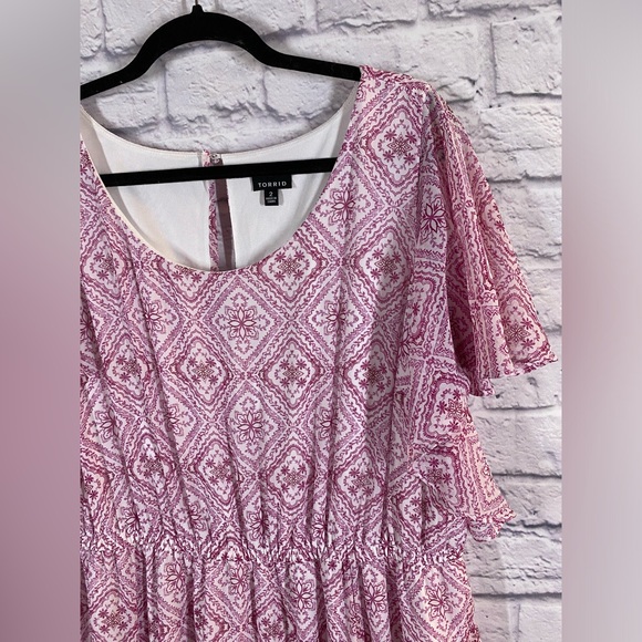 Torrid Pink/Purple & White Boho Print Flutter Sleeve Dress Plus Size 2X - Picture 2 of 4